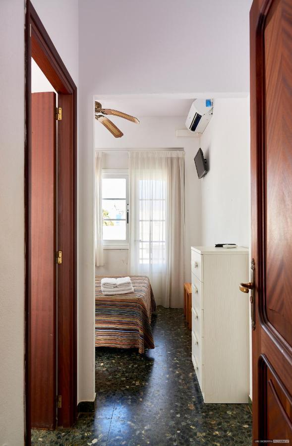 Hostal Illes Pitiüses Sant Ferran de Ses Roques Exterior foto