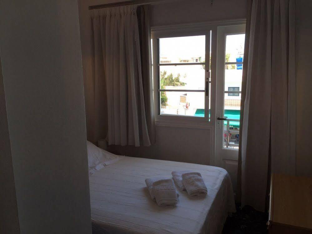 Hostal Illes Pitiüses Sant Ferran de Ses Roques Exterior foto